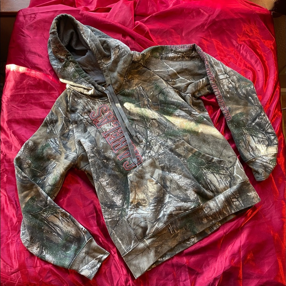 NWOT camo Cabelas hoodie